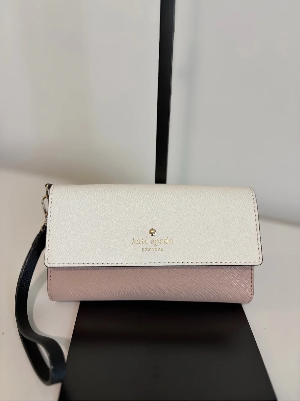 Kate Spade Baru 1978 White and Blush Two-Tone Wristlet